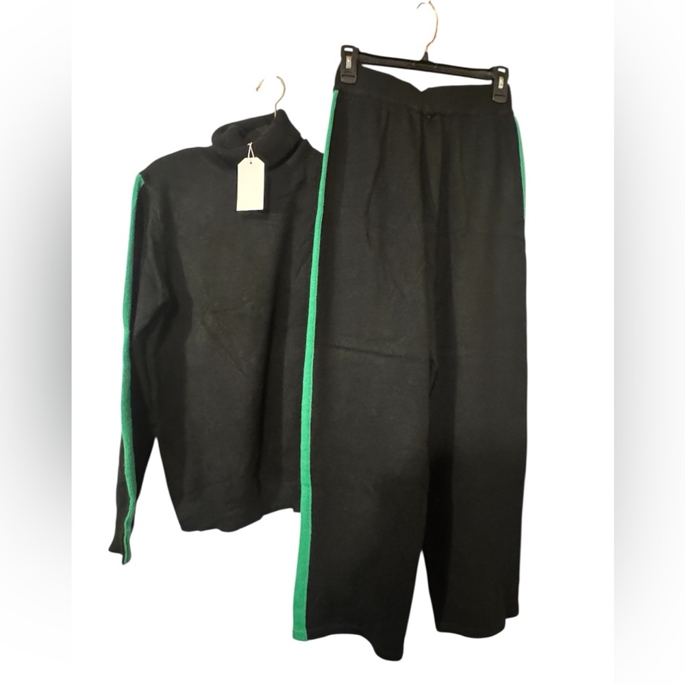Black and Green Women’s Set Size Small